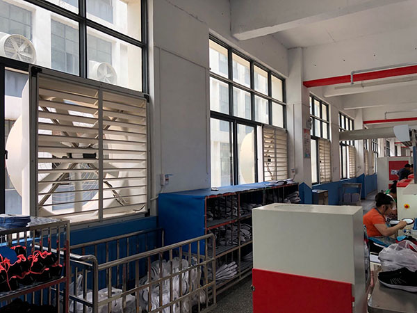 工廠(chǎng)玻璃鋼負(fù)壓風(fēng)機(jī)